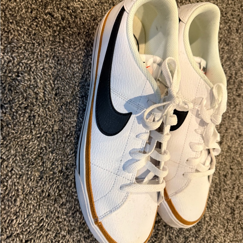 Men’s Nike Court Legacy EUC